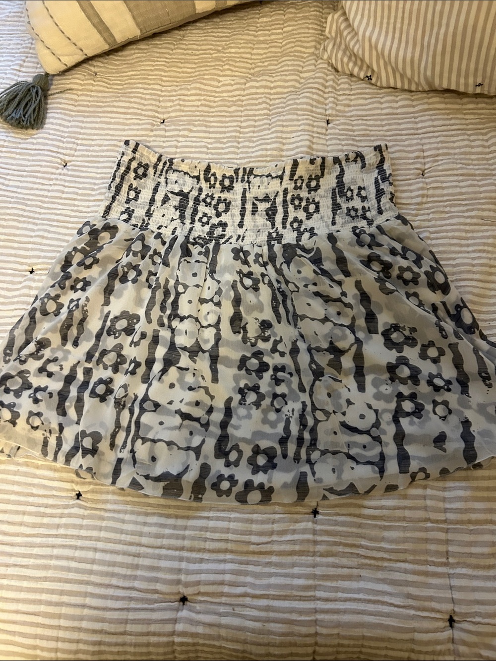 CAbi Smocked-Waist Floral Print Mini Skirt - White and Blue/Gray